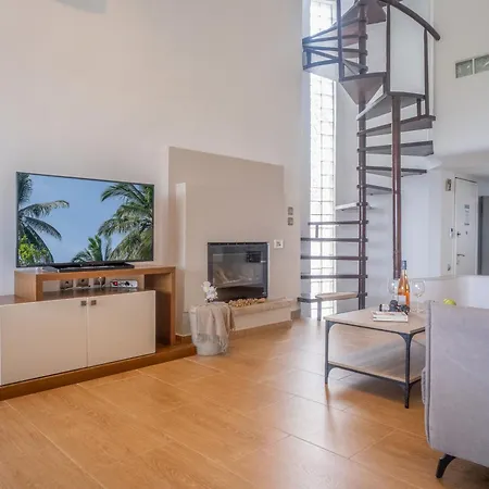 Villa Ng Polichrono Polychrono