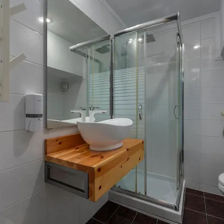 Villa Ng Polichrono *