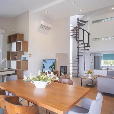 Ng Polichrono Polychrono