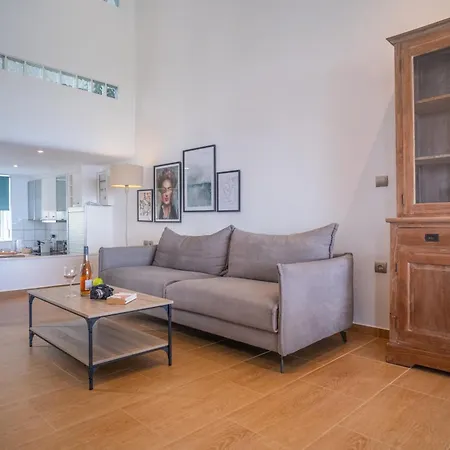 Ng Polichrono Polychrono