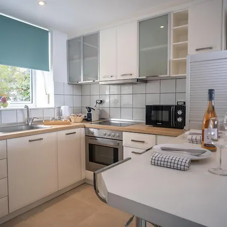 Ng Polichrono Polychrono