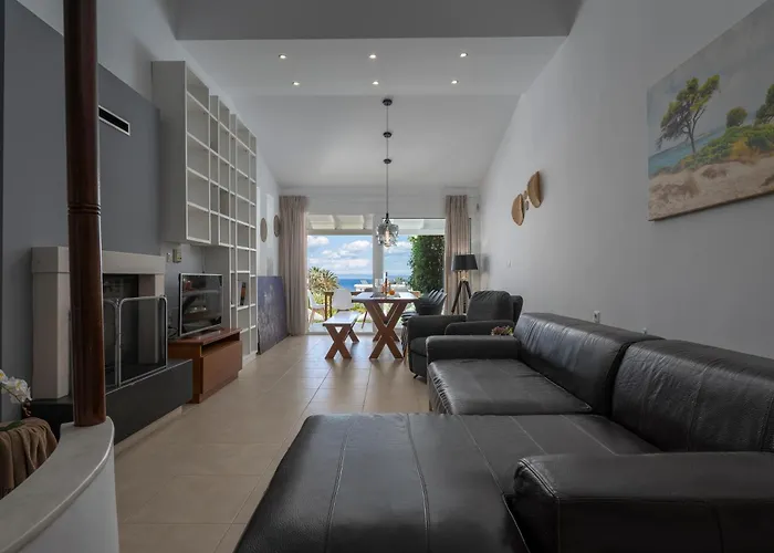 Ng Polichrono 别墅 *