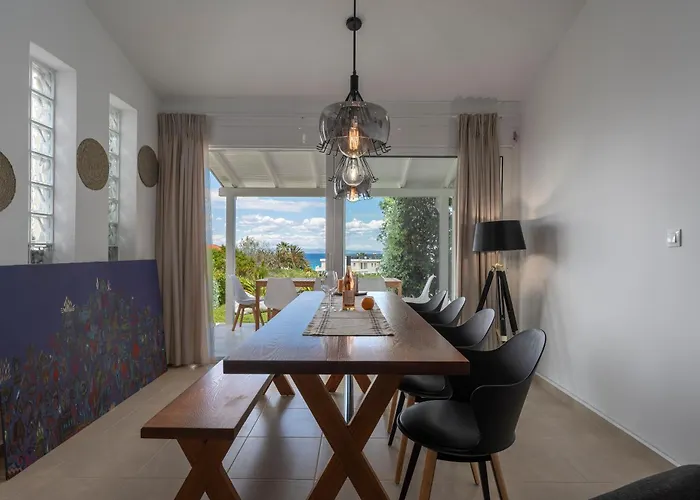 Ng Polichrono 别墅