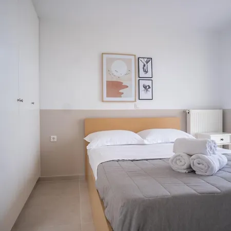 Ng Polichrono Villa Políhrono