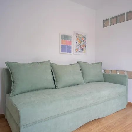 Ng Polichrono Villa *